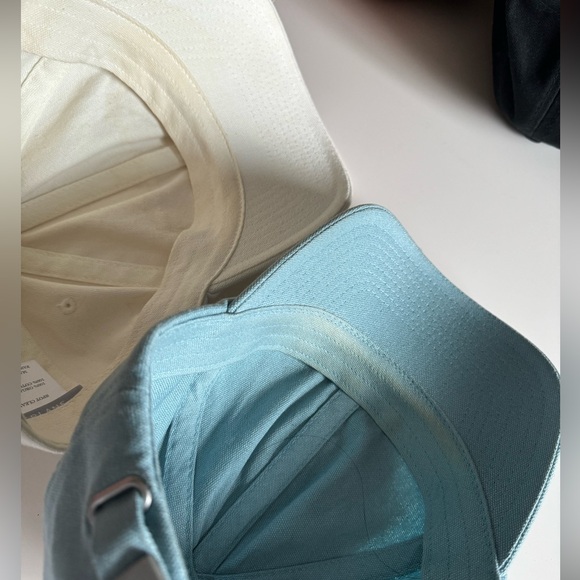 Bundle of 5 everlane caps - Picture 6 of 6